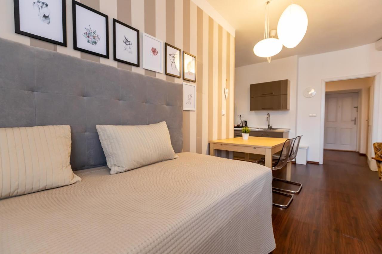 Palac Daun - Studio Apartments ซนอยโม ภายนอก รูปภาพ