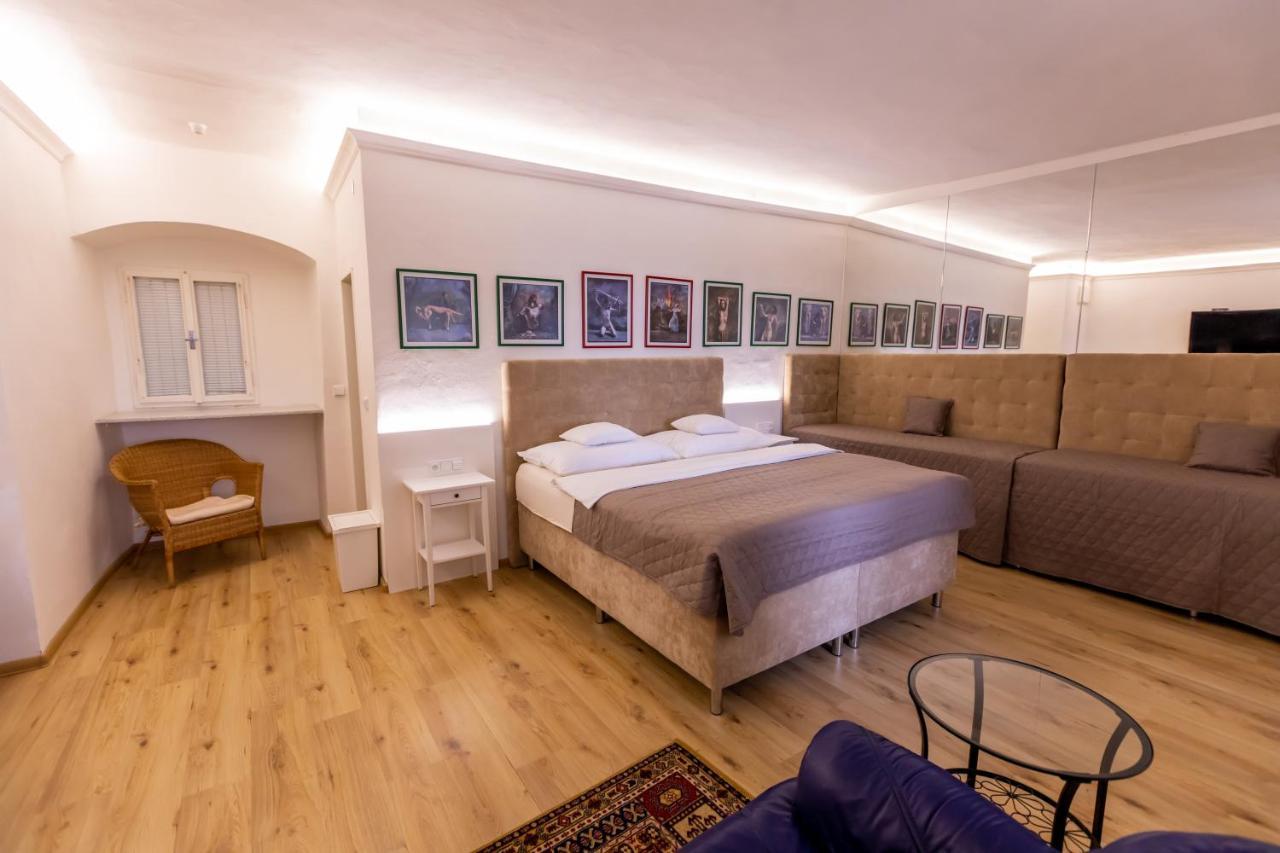 Palac Daun - Studio Apartments ซนอยโม ภายนอก รูปภาพ