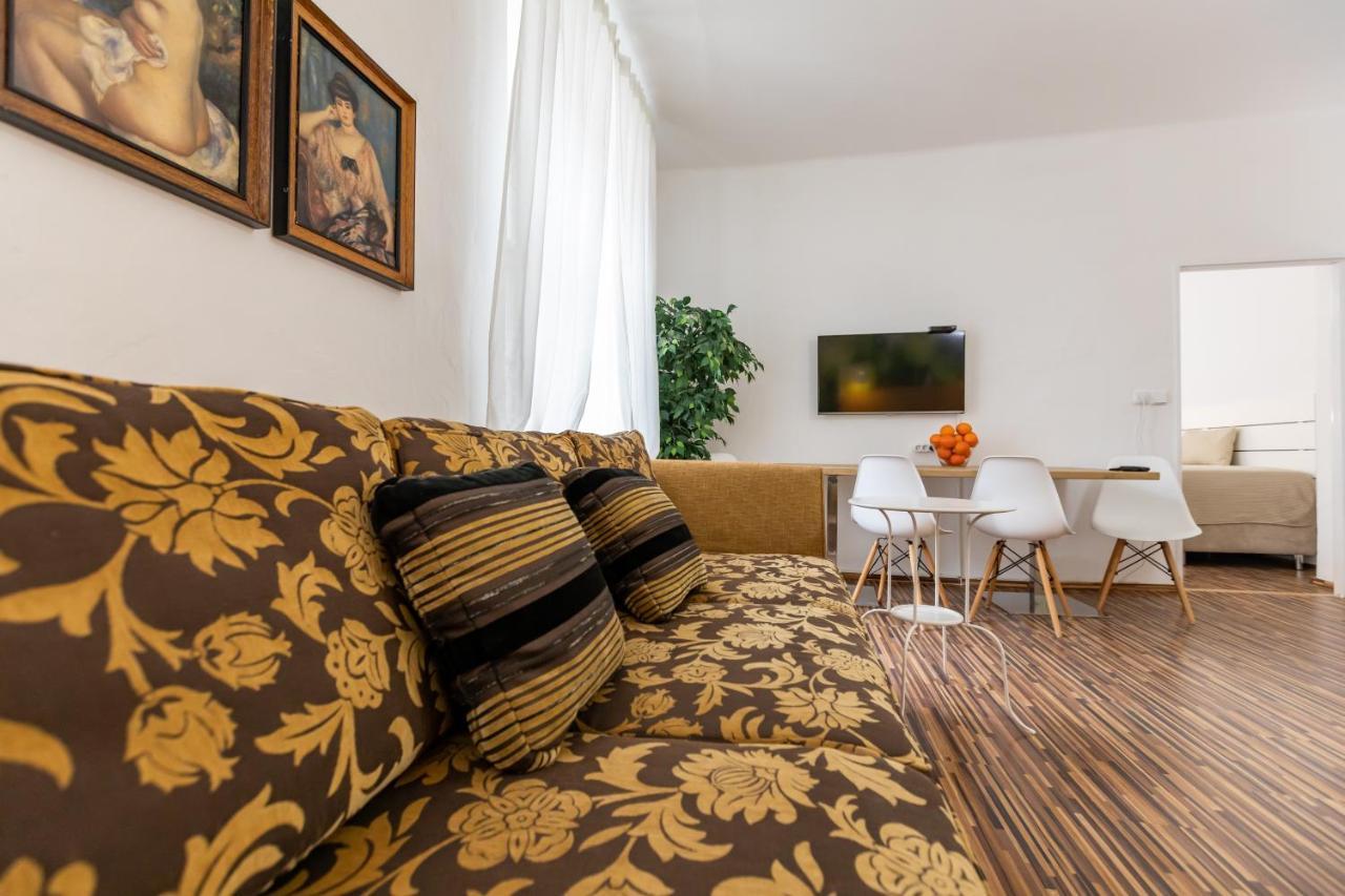 Palac Daun - Studio Apartments ซนอยโม ภายนอก รูปภาพ