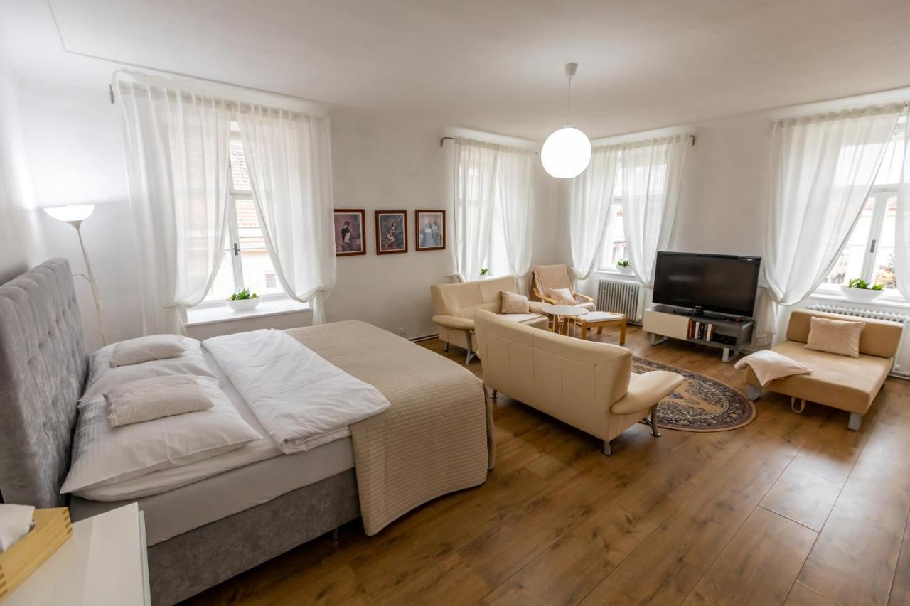 Palac Daun - Studio Apartments ซนอยโม ภายนอก รูปภาพ